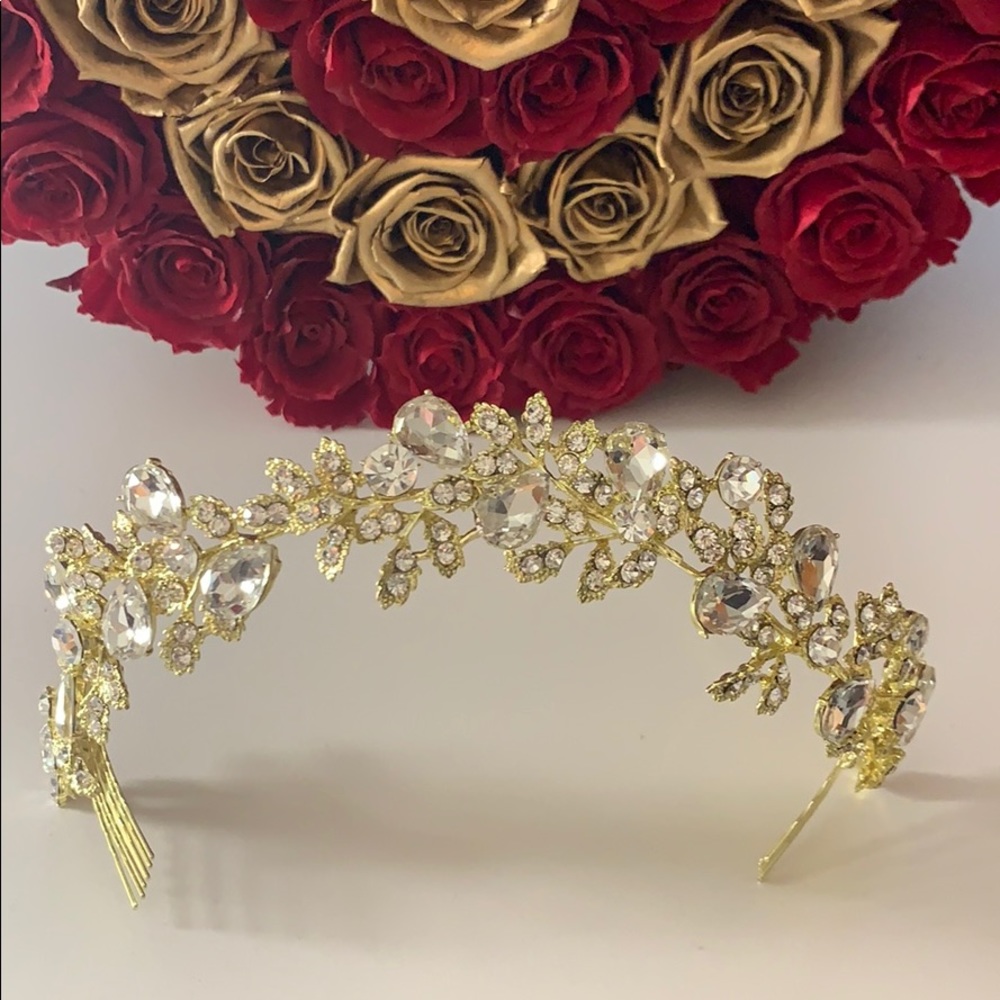 Bridal gold hair comb